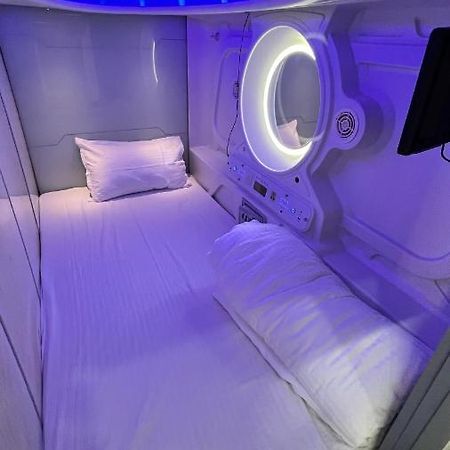 Astropods Hotell Mumbai Eksteriør bilde