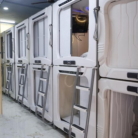 Astropods Hotell Mumbai Eksteriør bilde