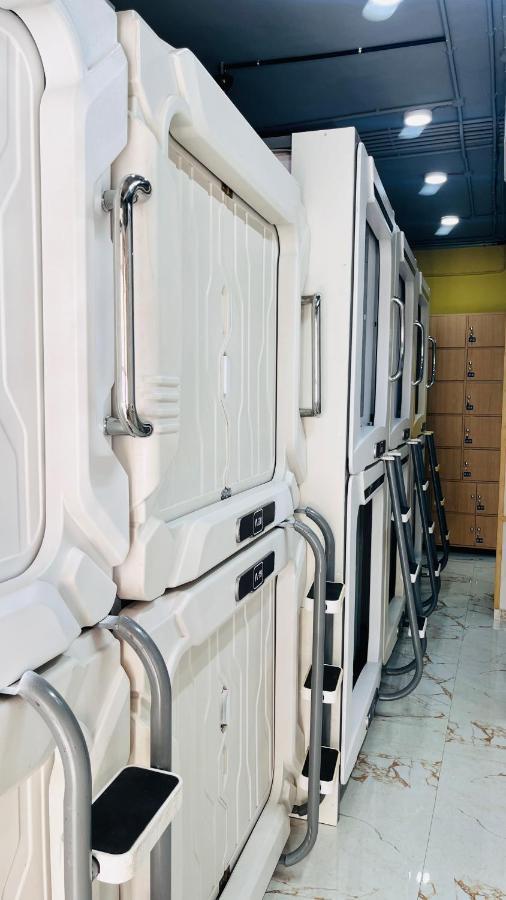Astropods Hotell Mumbai Eksteriør bilde