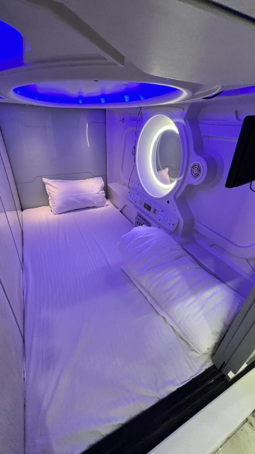Astropods Hotell Mumbai Eksteriør bilde