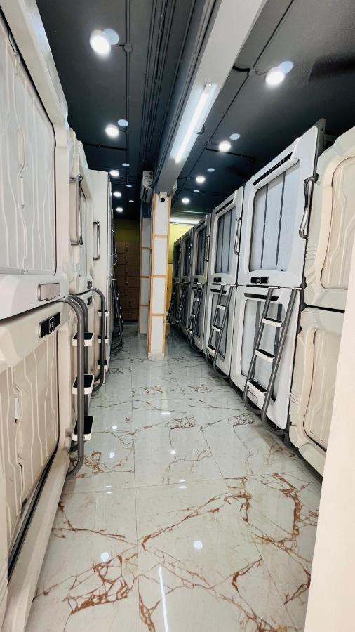Astropods Hotell Mumbai Eksteriør bilde