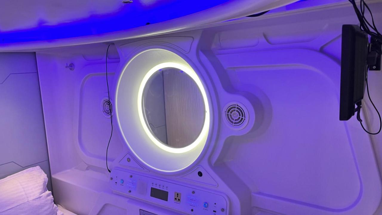 Astropods Hotell Mumbai Eksteriør bilde