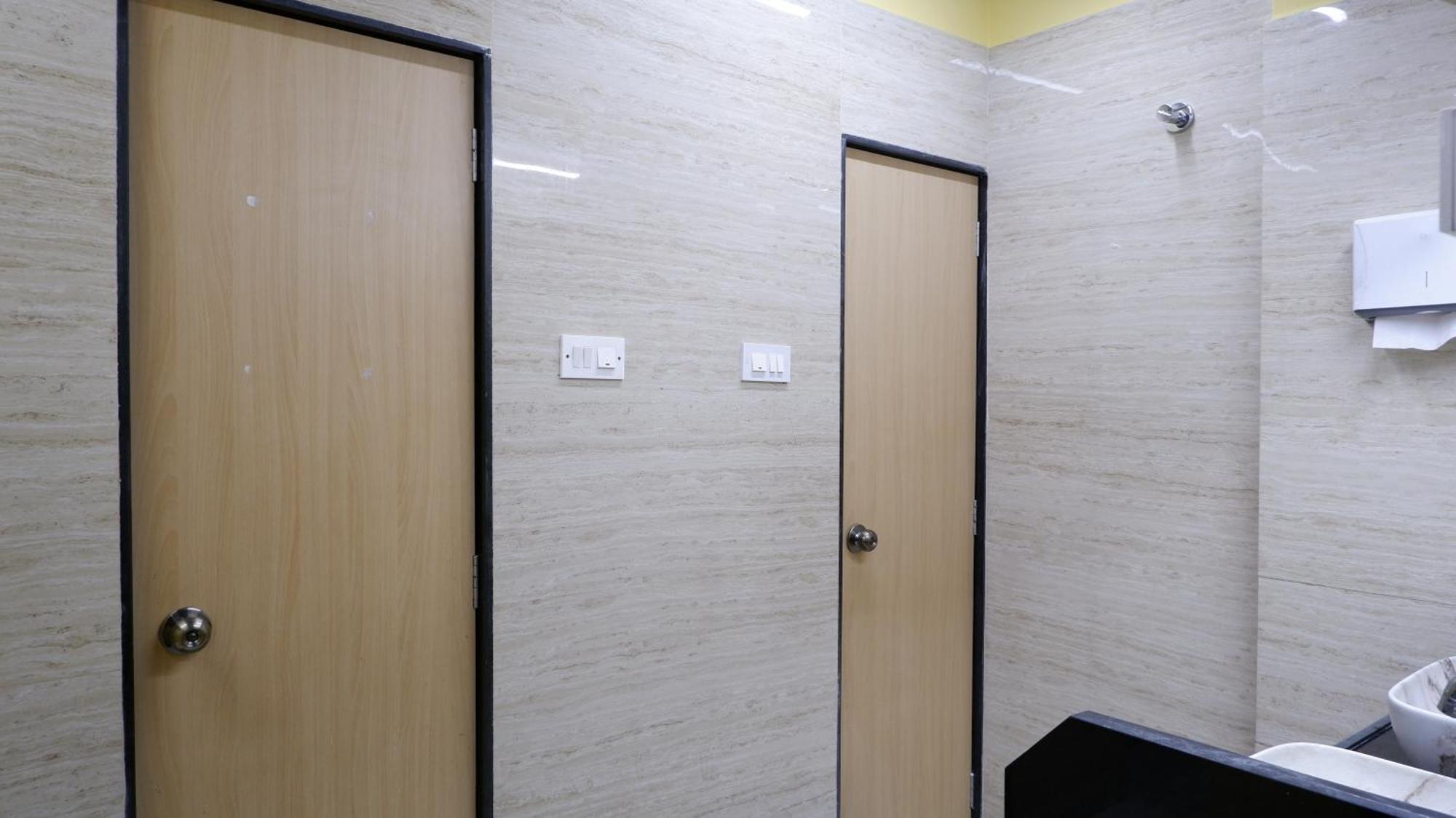 Astropods Hotell Mumbai Eksteriør bilde