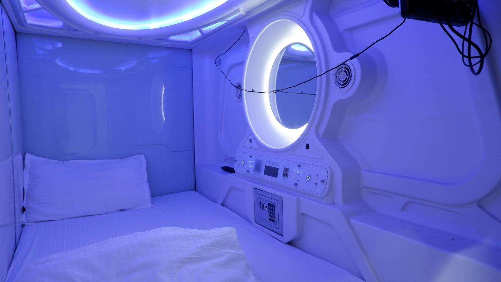 Astropods Hotell Mumbai Eksteriør bilde
